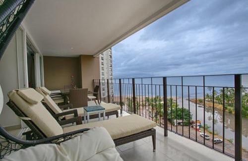 South Hotel Zone House | Beachfront 1BR | 5 Pools + Gym + Balcony Views