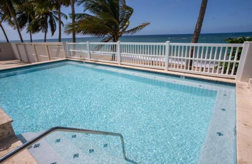 Guayabo Apartment | Beachfront 7th floor unit at Mar Azul