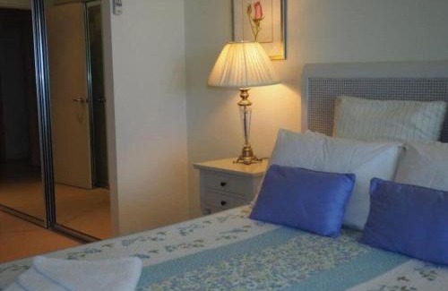 Mission Beach Apartment | Beachfront Apartment 1 Beachfront Haven - 1 bed