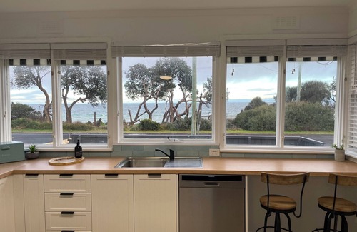 Safety Beach House | Beachfront Retreat across the road to the beach 🏖