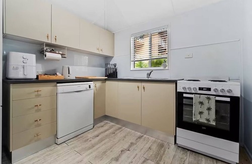 Yorkeys Knob House | Beachfront Bliss with Private Spa – Relax & Rejuvenate