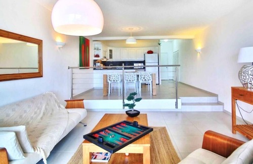 Maho Apartment | Beachfront Breeze Condo
