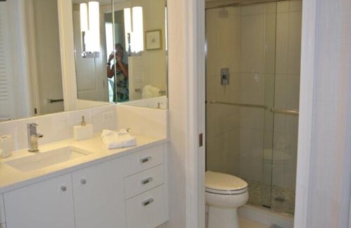 Park Shore Apartment | Beachfront Condo with Hot Tub