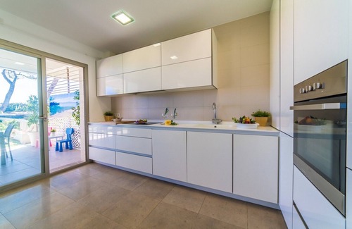 Mallorca Island House | Beachfront Elegance with Sea