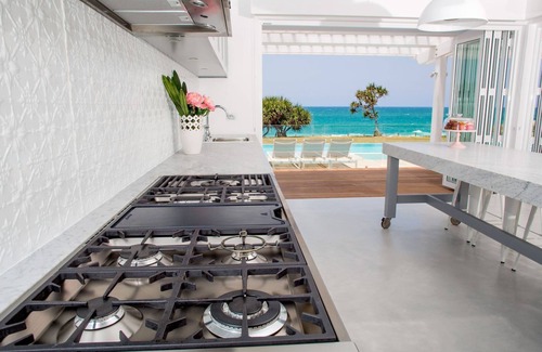 Coffs Harbour House | Beachfront Escapes ~ Beach Mansion