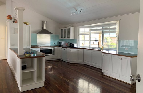 Forster House | Beachfront house on beautiful One Mile Beach