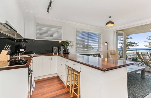 Manly Apartment | Beachfront on Golden Mile