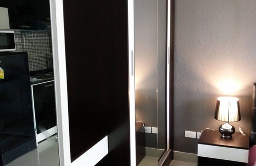 Chakphong Condo | Beachfront, Rooftop saltwater pool with panoramic sea view