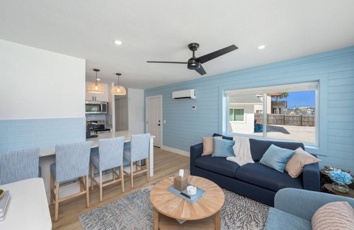 Fort Walton Beach Apartment | Beachfront Stay with Pool Access – Bluefish #7
