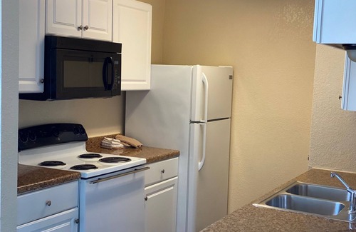 Freeport Condo | Beachfront Two Bedroom Condo with a Pool/2 nights or 7 nights. Pet friendly!