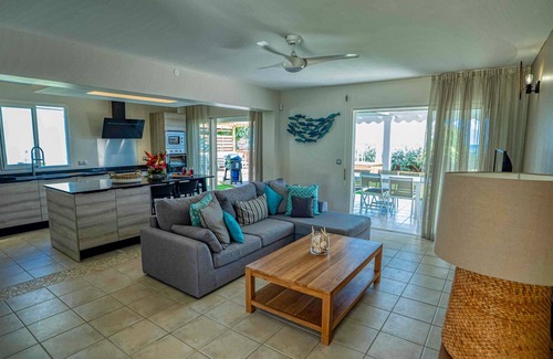 L'Autre-Bord Villa | Beachfront villa rental, sea view - sleeps 8