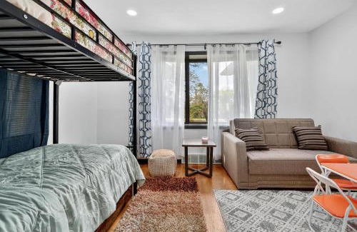 Waukegan House | Beachpark Retreat Home-Huge outdoor fun, Game,Navy