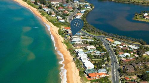 Wamberal House | Beachside #7 Close To Beach Accom Holidays