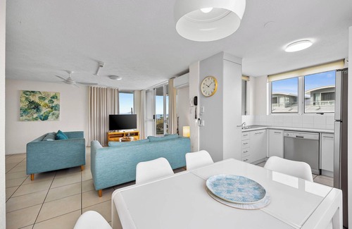 Alexandra Headland Apartment | Beachside Apartment