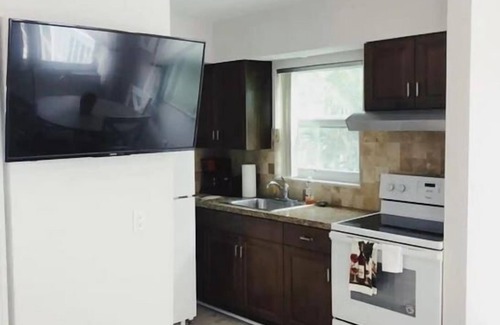 Deerfield Beach Hotel | Beachside Gardens Apartments by Lowkl