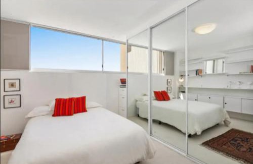 Manly Apartment | Beachside Paradise - Ocean Views, Central Position