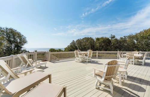 Vanderhorst Plantation House | Beachside Treehouse, spectacular ocean view on popular Surfsong Rd