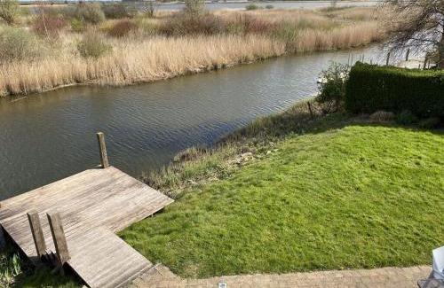 Makkum House | Beachvilla Grachtenblik