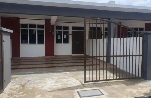 Taman Bayu House | BEACHWALK HOMESTAY