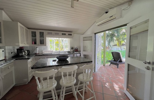 Gibbs Bay Apartment | "Beachy" Hideaway on the best beach on the West Coast