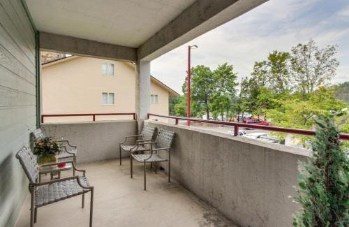 Gatlinburg Apartment | Bear-Sighting Condo Walk to Downtown Gatlinburg!