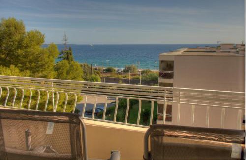 La Croix des Gardes Apartment | Beau 2 pièces 3 étoiles Vue Mer Garage Privé 150m plages wifi