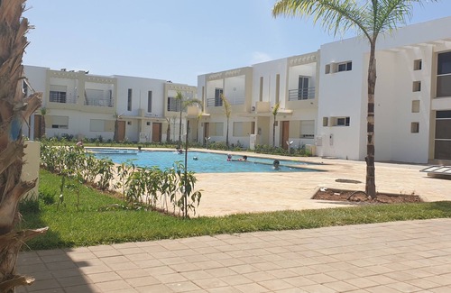 Sidi Rahal Ski Chalet | BEAU CHALET/DUPLEX SITUE DANS UNE RESIDENCE SECURISEE FERMEE