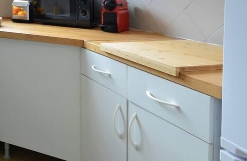 Hyeres Apartment | Beau T3 -terrasse & Parking, Proche Plage 1er Étage Droite