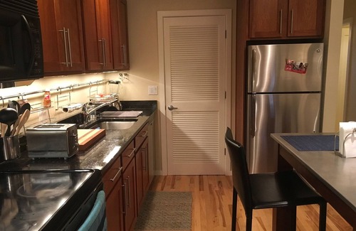 Central Boulder Condo | BEAUTIFUL 1 BEDROOM CONDO IN HISTORIC MAPLETON HILL 5 BLOCKS TO PEARL MALL