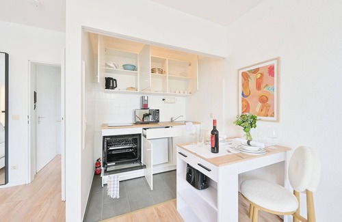 Grifflenberg Apartment | Beautiful 1-Bedroom with Kitchen near Wuppertal University with free wifi