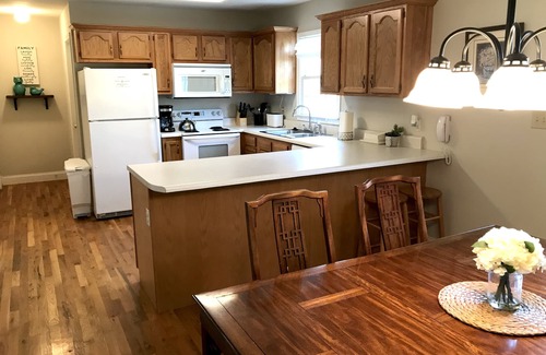 Black Mountain House | Beautiful 3/2 Treetop Home in Black Mountain ~ Walk To Lake Tomahawk!