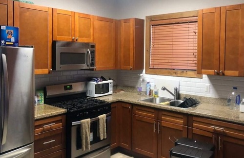 Alice Town House | Beautiful 3 bed 2 bath home