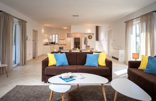 Stari Grad Villa | Beautiful 3-bedroom villa Susanna with private pool and sea view