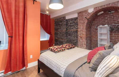 Milton Park Apartment | Beautiful 3BDR Urban Oasis in Downtown w/ Parking