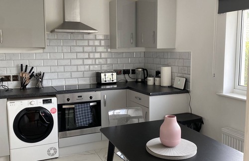 Nottingham Cottage | Beautiful 4 bed converted bungalow