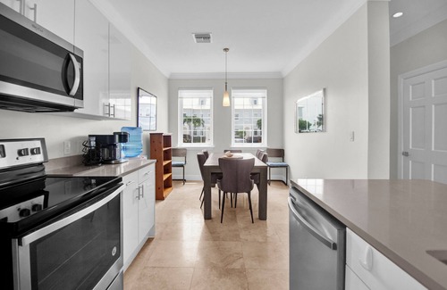 Palm Cay House | Beautiful 4-bedroom townhome in enchanting Palm Cay with WiFi, ACnn