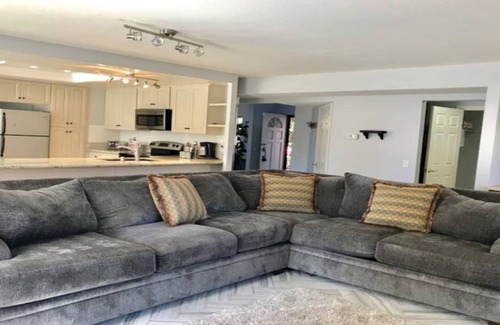 Olde Carlsbad House | Beautiful 4bed/3ba beach home 0.9 miles from the beach and 5 min to the lagoon.