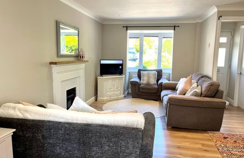 Waterlooville House | Beautiful 5 bed detached house with parking