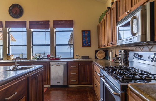 El Sargento Villa | Beautiful 5-bedroom villa with pool and jacuzzi