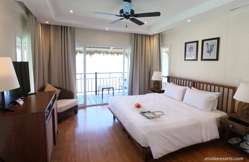 Taytay Cottage | Beautiful 5 Star Loft Water Cottage with Sea Views on Apulit Island Resort, El Nido Cottage 1002