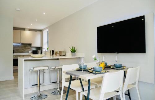 Westbourne Apartment | Beautiful AlumPointe Apartment - 400m to the beach