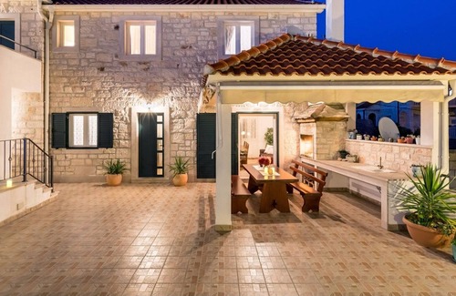 Selca Cabin | Beautiful and authentic Dalmatian house with private pool, 1,5 km from the sea