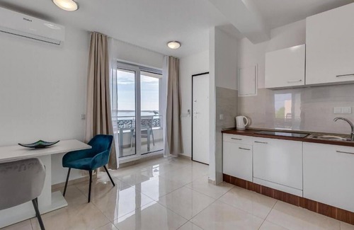 Starigrad Apartment | Beautiful and modern apartment with stunning sea views.
