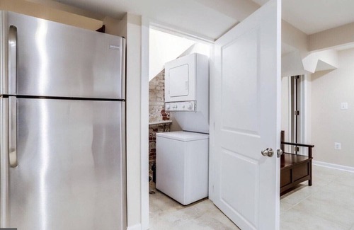 Bloomingdale Apartment | Beautiful and Spacious Apartment in Bloomingdale