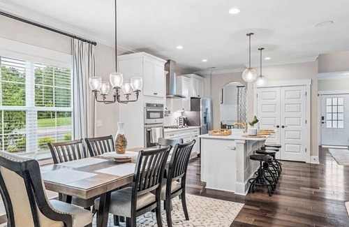 Lewisville House | Beautiful and stunning house with pool and Jacuzzi, area very peaceful