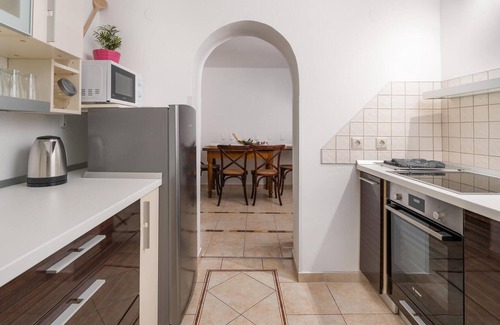 Rasopasno House | Beautiful and unique vacation home with many amenities in Rasopano.