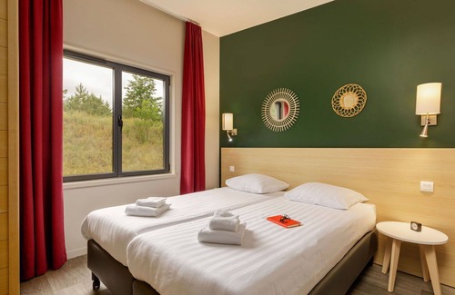 Chaumont-sur-Tharonne House | Beautiful apartment in villa for 6 guests with WIFI, pool, hot tub, TV, terrace and parking