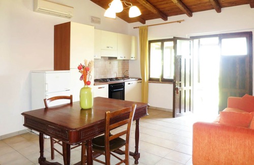 Santo Villa | Beautiful apartment in villa for 4 people with pool, A/C, patio, pets allowed and panoramic view