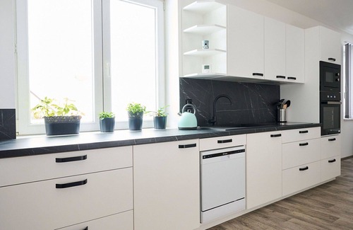 Desna Apartment | Beautiful apartment for 6 people with pool, WIFI, TV and patio