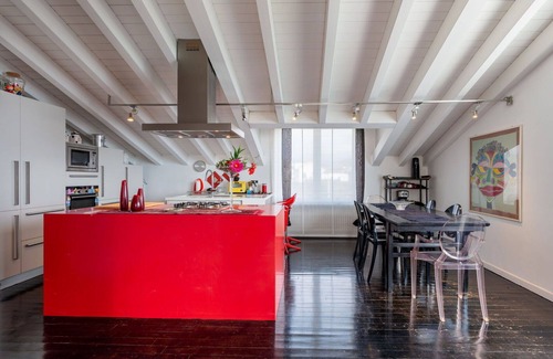 Albisola Superiore Apartment | Beautiful apartment for 6 people with WIFI, pool, TV, patio and pets allowed